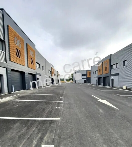 Flex in Saint-Herblain for lease - Building Photo - Image 1 of 12