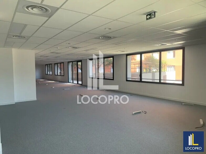 Office in Nice for lease - Interior Photo - Image 2 of 12