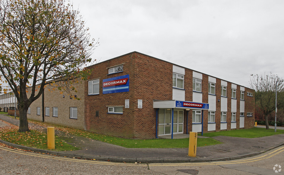 Raynham Rd, Bishop's Stortford for lease - Primary Photo - Image 1 of 2