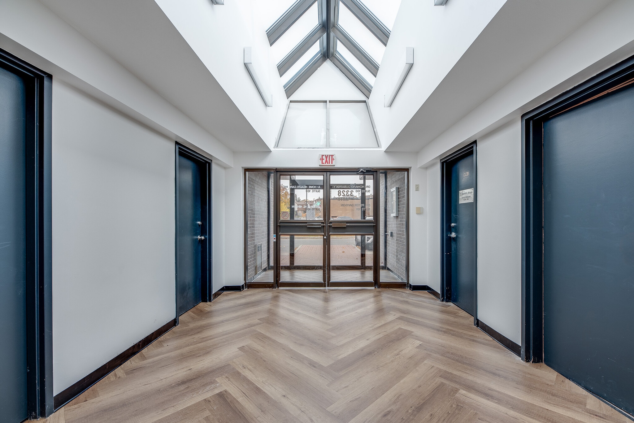 3328 McCarthy Rd, Ottawa, ON for lease Lobby- Image 1 of 6