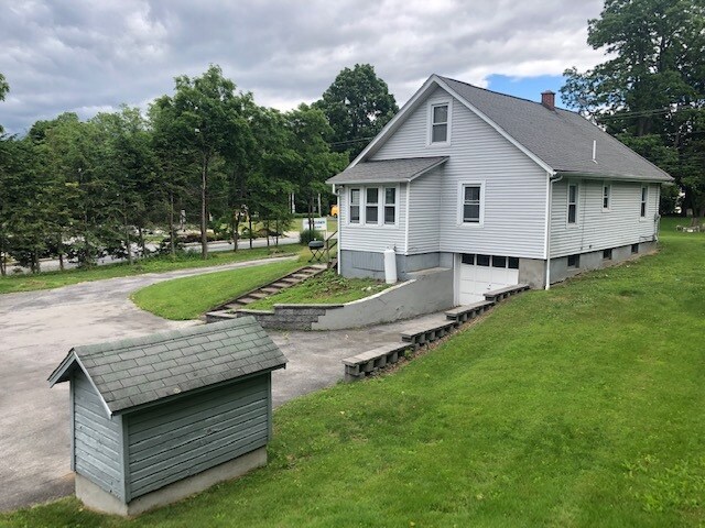 715 Sergeant Palmateer Way, Wappingers Falls, NY for sale Primary Photo- Image 1 of 1