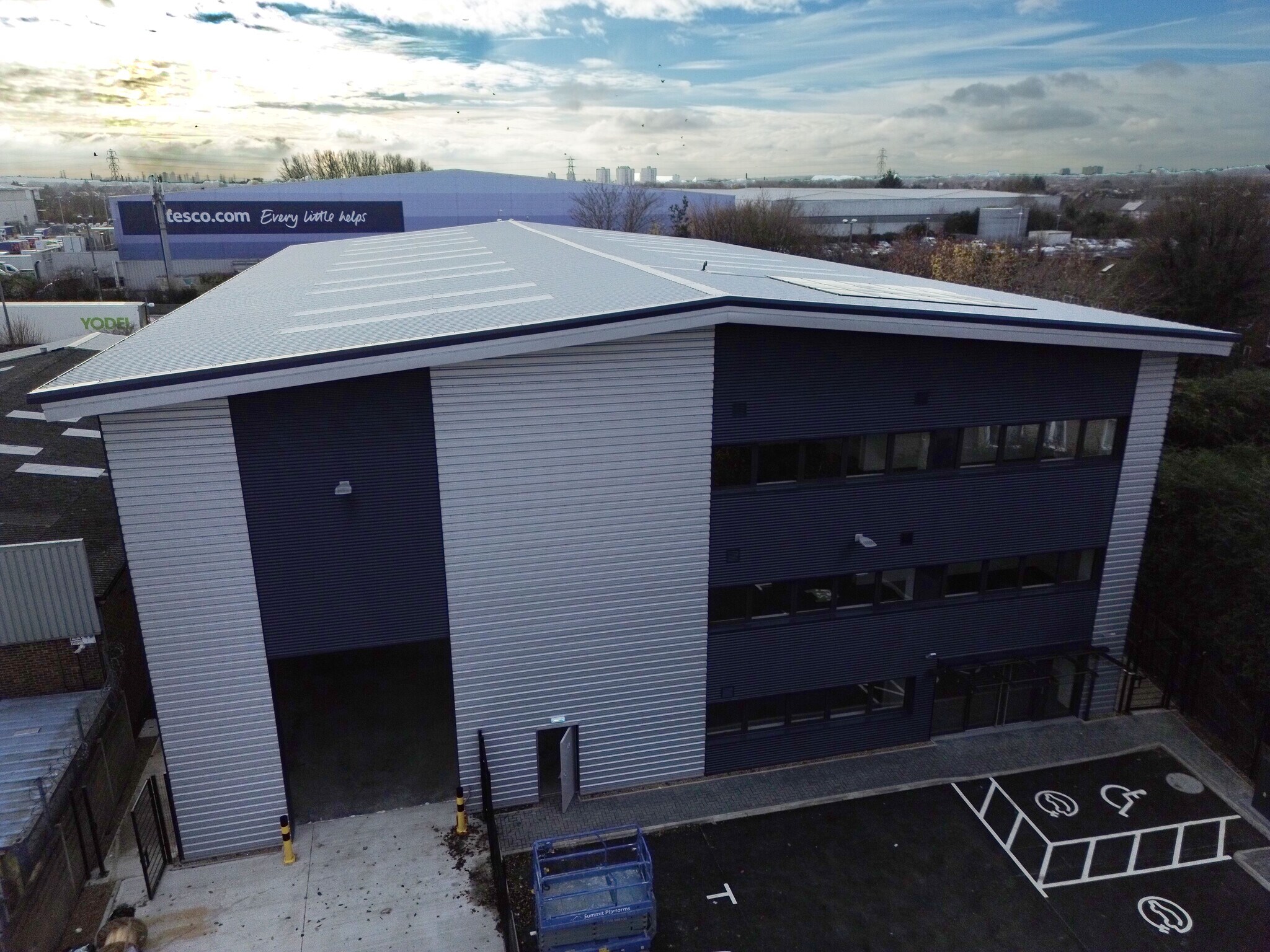 Station Approach, Waltham Cross for lease Building Photo- Image 1 of 10