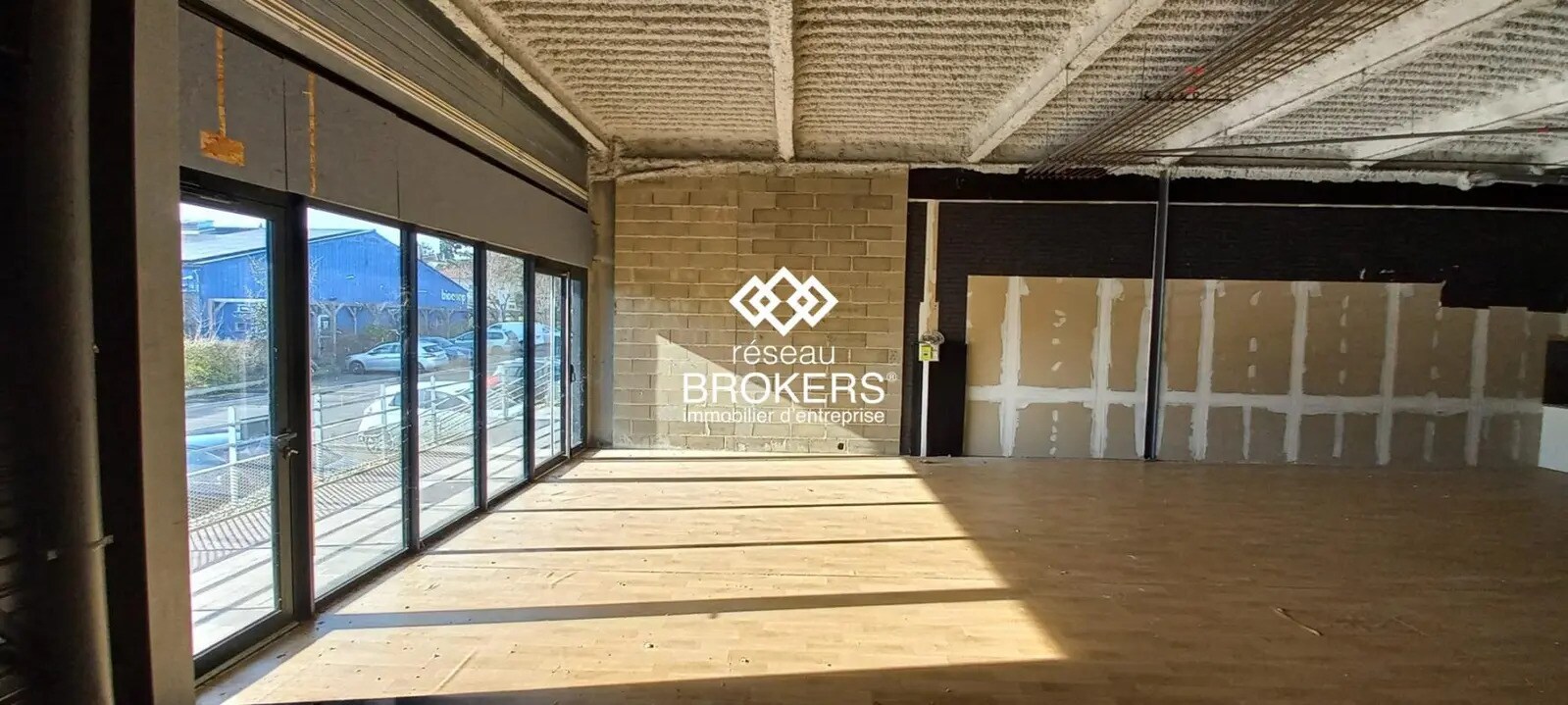 Retail in Auch for lease Interior Photo- Image 1 of 9