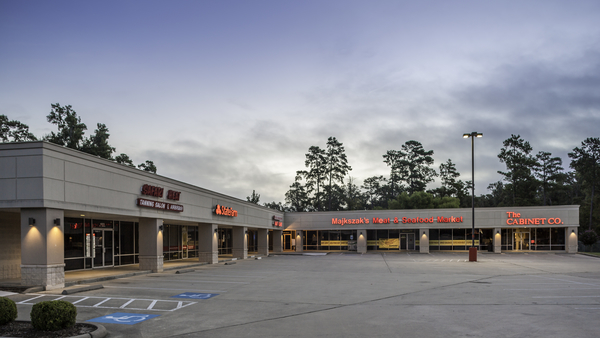 4900 W Davis St, Conroe, TX for lease Primary Photo- Image 1 of 22