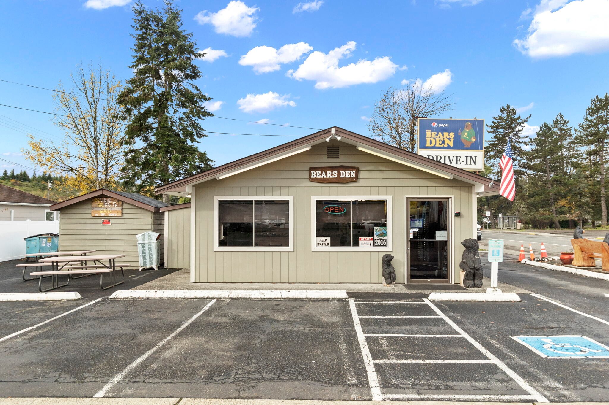 301 W Simpson Ave, Mccleary, WA 98557 The Bears Den