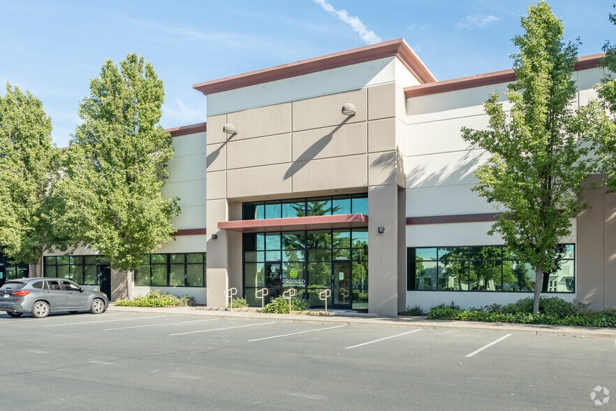 1030 Riverside Pky, West Sacramento, CA for lease - Primary Photo - Image 1 of 5