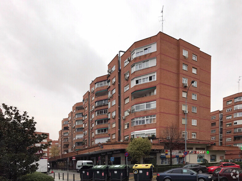 Retail in Móstoles, Madrid for lease - Primary Photo - Image 1 of 2