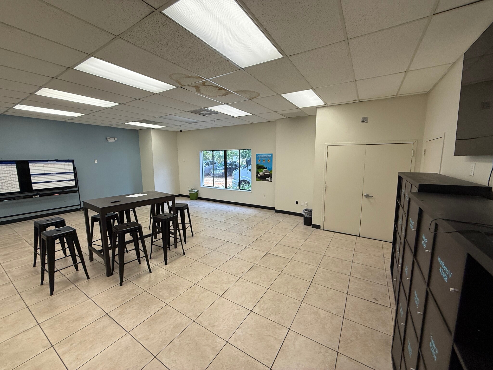 2779 NW 112th Ave, Doral, FL for lease Interior Photo- Image 1 of 7