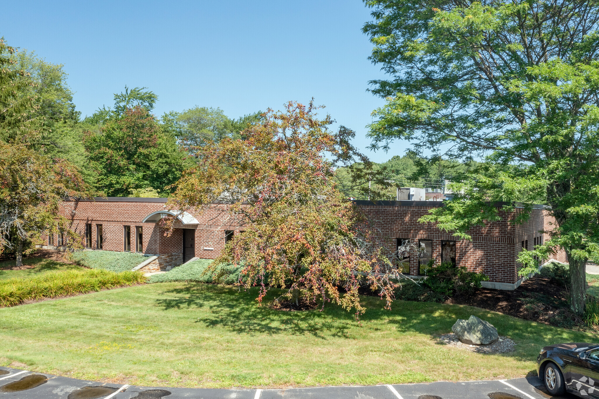 6 Blackstone Valley Pl, Lincoln, RI 02865 - Building 1 | LoopNet.com