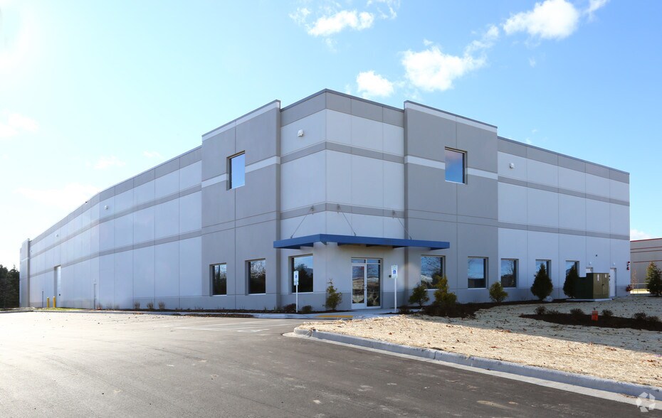 9511 58th Pl, Kenosha, WI for sale - Primary Photo - Image 1 of 1