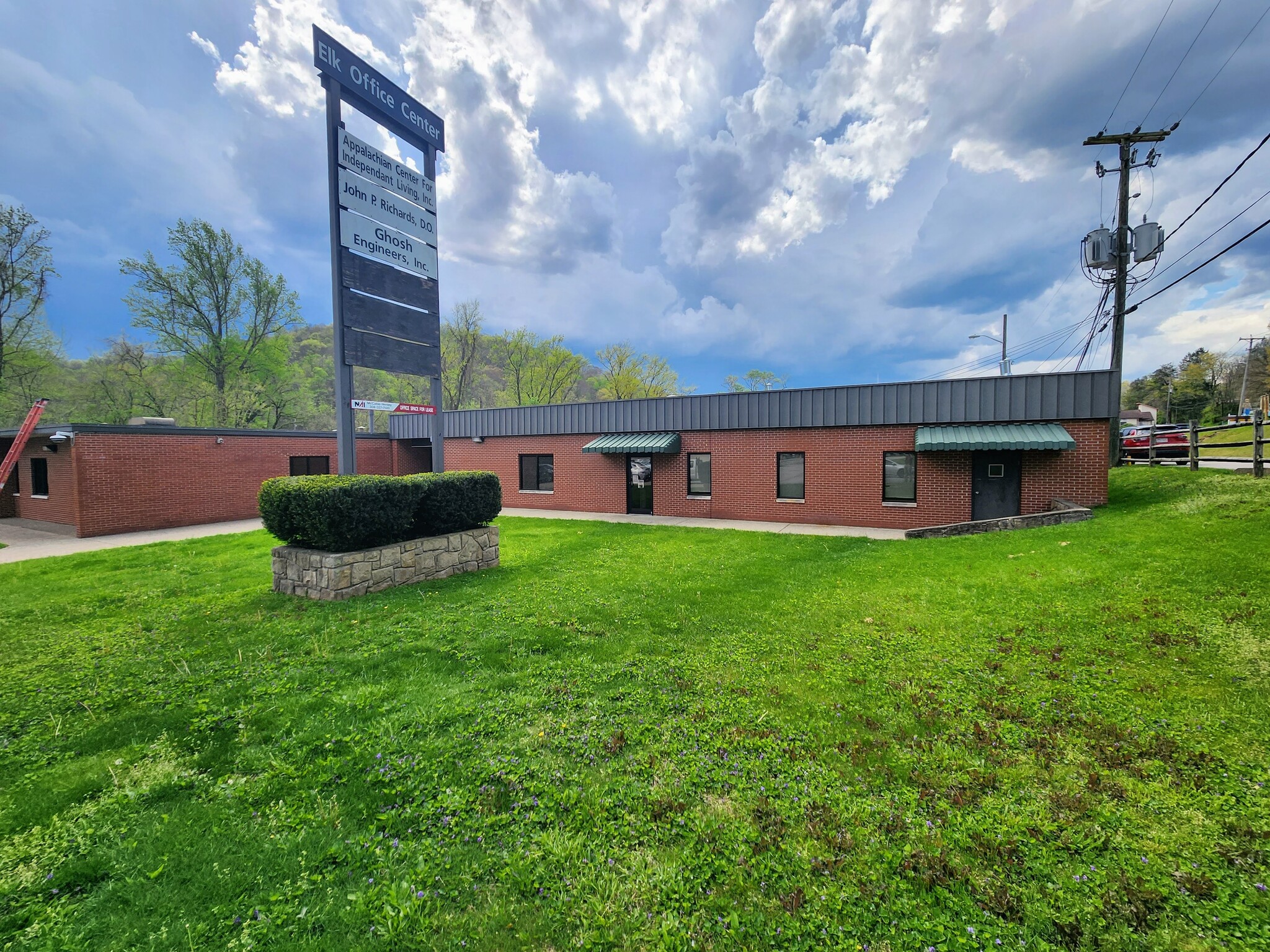 4710 Chimney Dr, Big Chimney, WV for lease Building Photo- Image 1 of 6