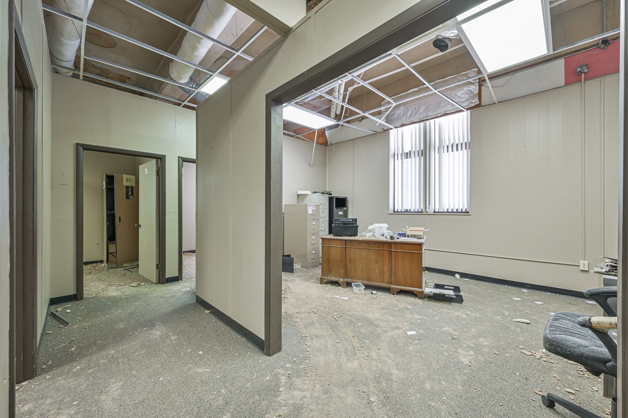 1900 W MacArthur St, Shawnee, OK for lease Interior Photo- Image 1 of 4