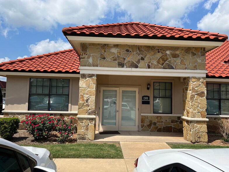 4502 Riverstone Blvd, Missouri City, TX 77459 Office/Medical for