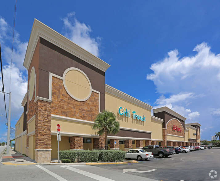 2930-3000 Broadway, Riviera Beach, FL for lease - Primary Photo - Image 1 of 1