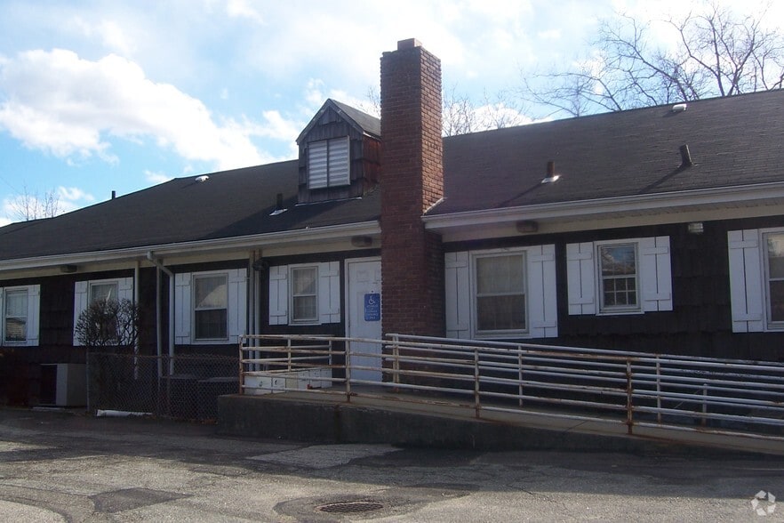 87 Cold Spring Rd, Syosset, NY for sale - Primary Photo - Image 1 of 1