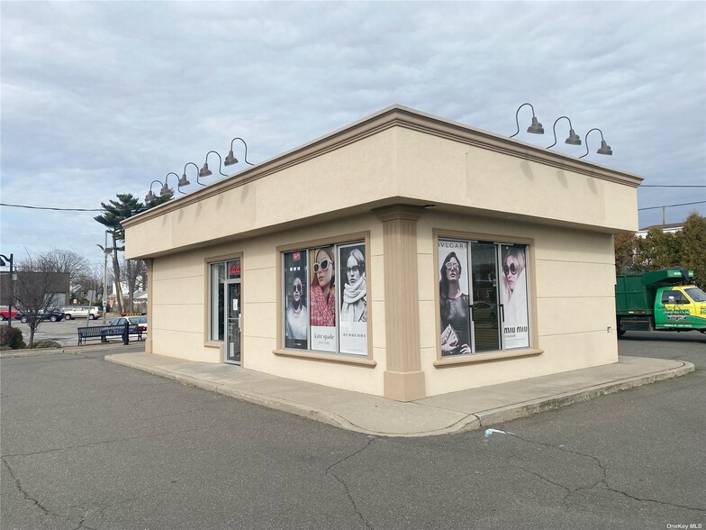 1441 Jericho Tpke, New Hyde Park, NY 11040