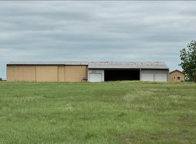 21000 Cameron Rd, Coupland, TX for sale - Building Photo - Image 1 of 1
