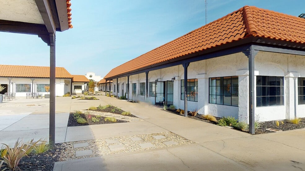 3600 Sisk Rd, Modesto, CA for lease - Building Photo - Image 3 of 9