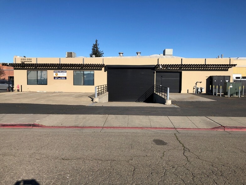 2102 Dennison St, Oakland, CA for lease - Building Photo - Image 1 of 16