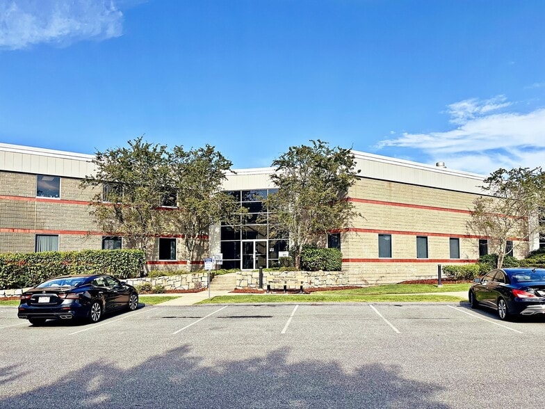 100 Weymouth St, Rockland, MA for lease - Primary Photo - Image 1 of 11