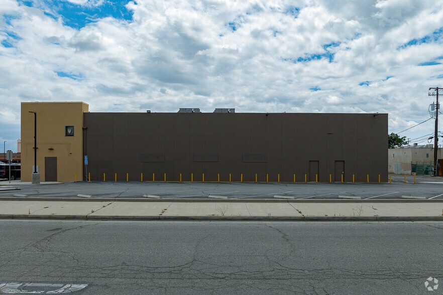 1309 N Chester Ave, Bakersfield, CA for sale - Building Photo - Image 3 of 11