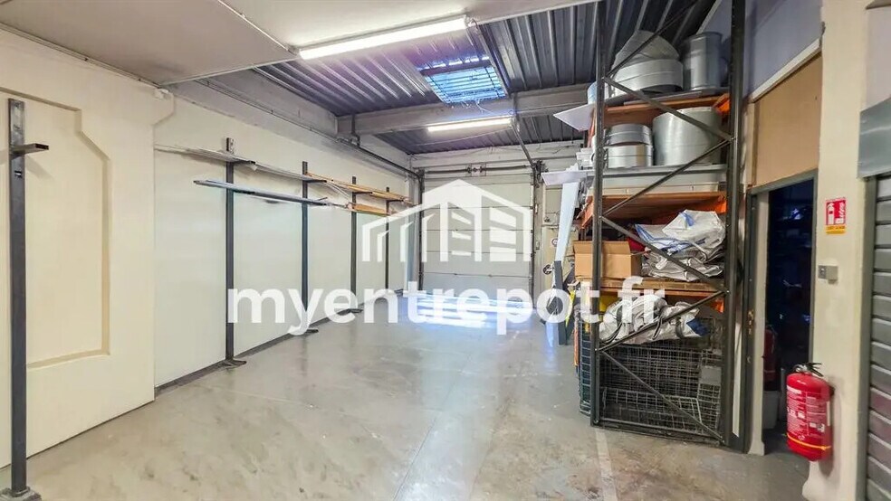 Flex in Vitrolles for lease - Building Photo - Image 1 of 6