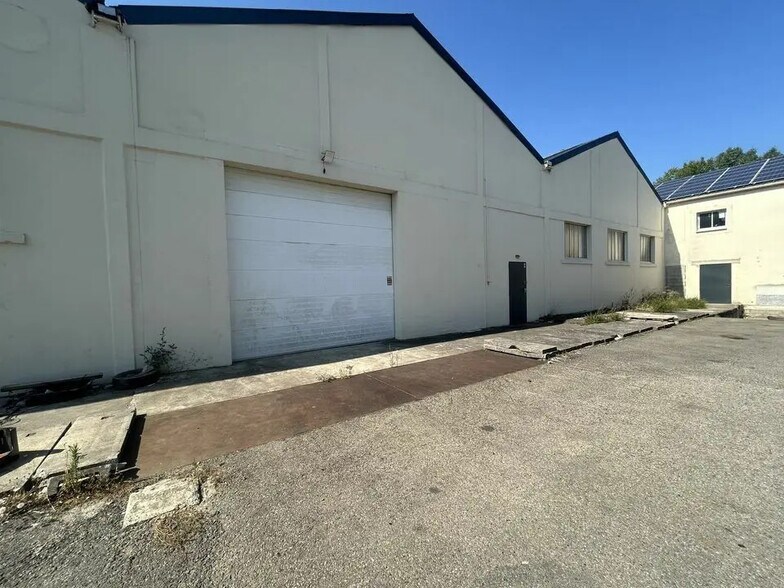 Industrial in Bollène for lease - Building Photo - Image 2 of 4