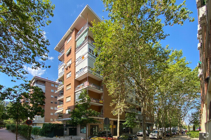 Calle Mauricio Ravel, Madrid, Madrid for lease - Building Photo - Image 2 of 2