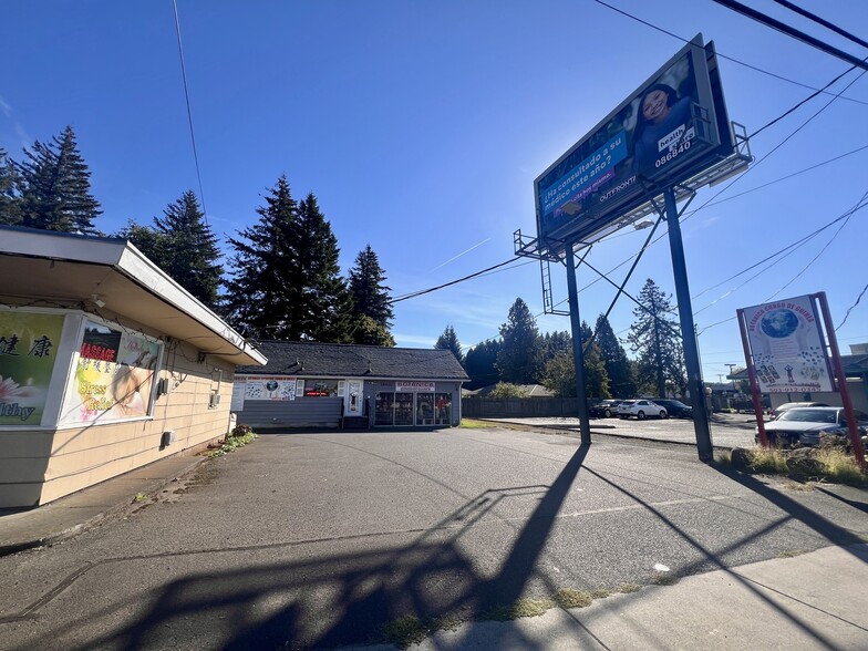 18400 SE Division St, Gresham, OR for sale - Building Photo - Image 2 of 10