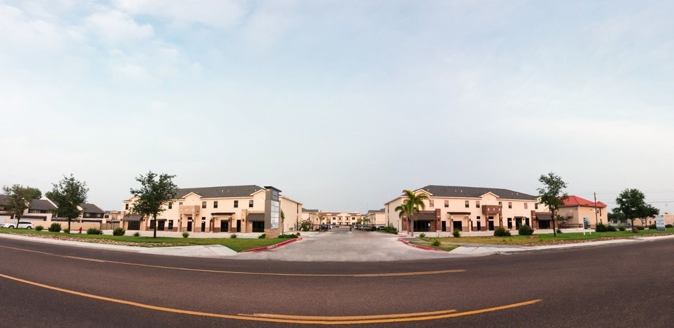 6718 Springfield Ave, Laredo, TX for lease - Building Photo - Image 2 of 3