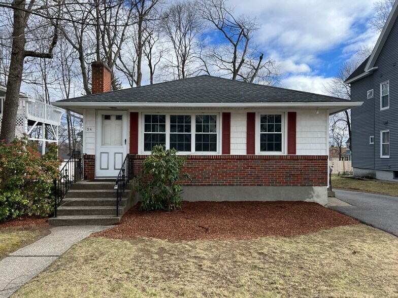 94 June St, Worcester, MA 01602