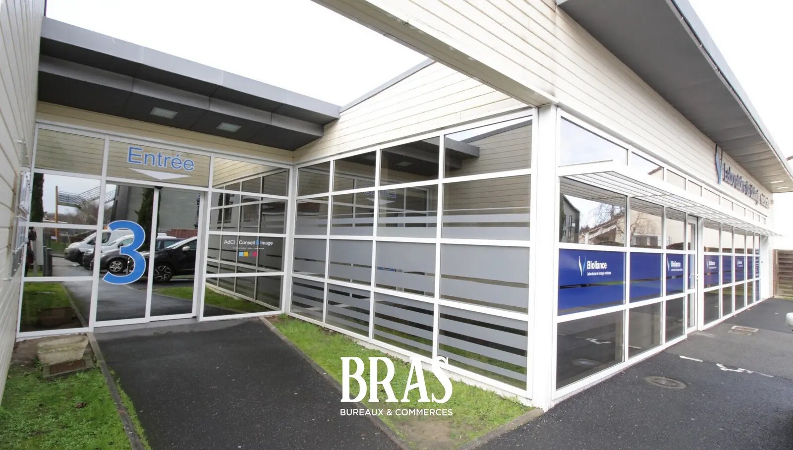 Flex in Les Sorinières for lease Building Photo- Image 1 of 5