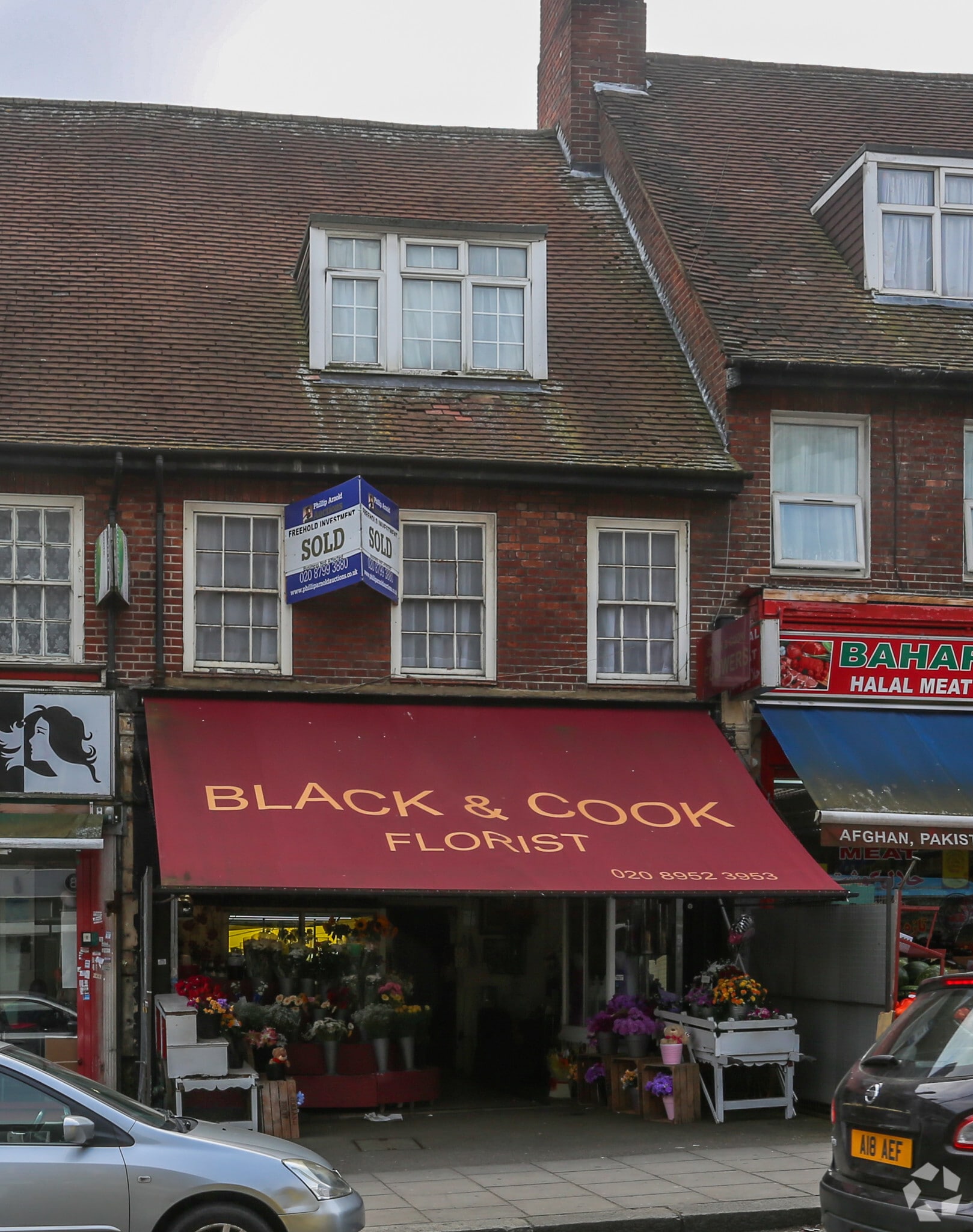 32 Watling Ave, Edgware for sale Primary Photo- Image 1 of 1