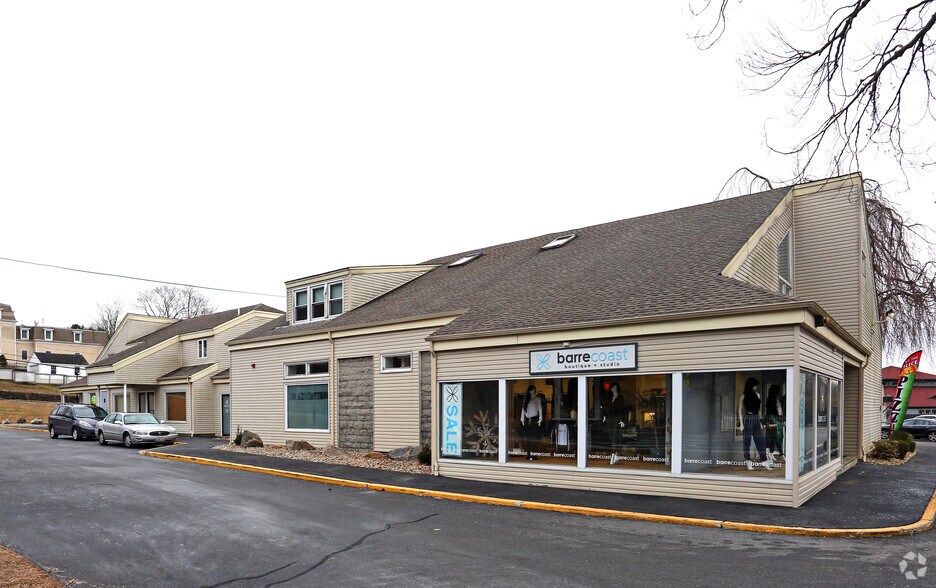 55 Beach St, Westerly, RI 02891