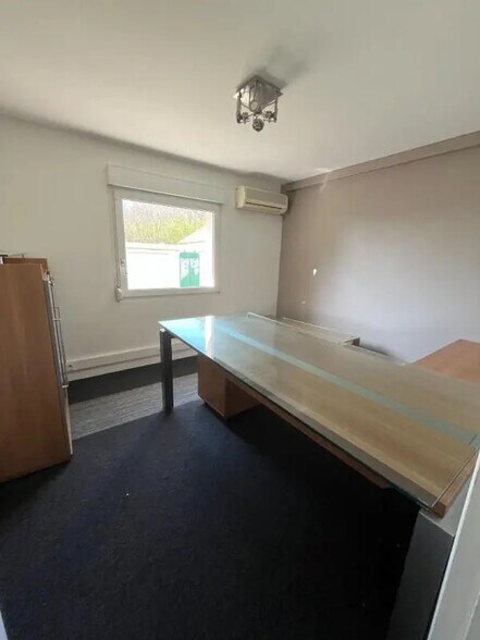 Office in Miserey-Salines for lease - Interior Photo - Image 3 of 5