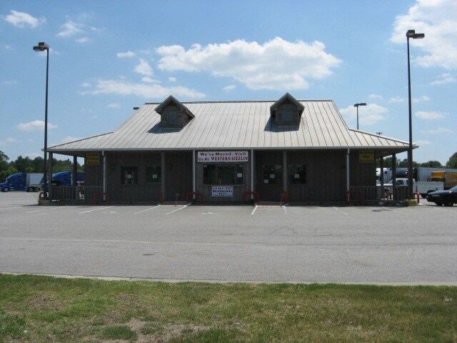 1505 W 4th St, Adel, GA for sale Building Photo- Image 1 of 1