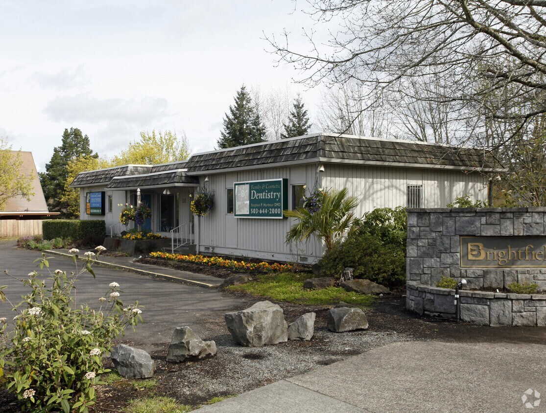 8900 SW Hall Blvd, Portland, OR for sale Building Photo- Image 1 of 7