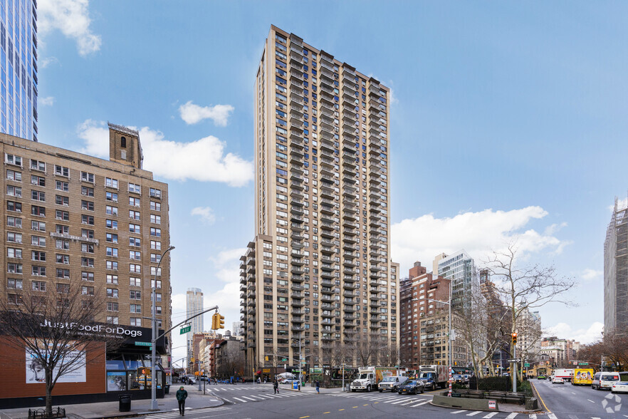 2039 Broadway, New York, NY for lease - Primary Photo - Image 1 of 11