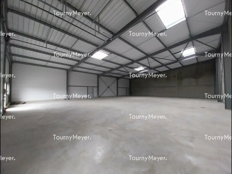 Flex in Colomiers for lease - Interior Photo - Image 1 of 5