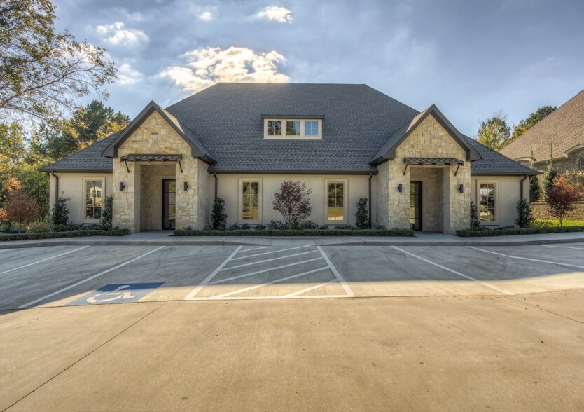 7282 Crosswater Ave, Tyler, TX for sale - Primary Photo - Image 1 of 1