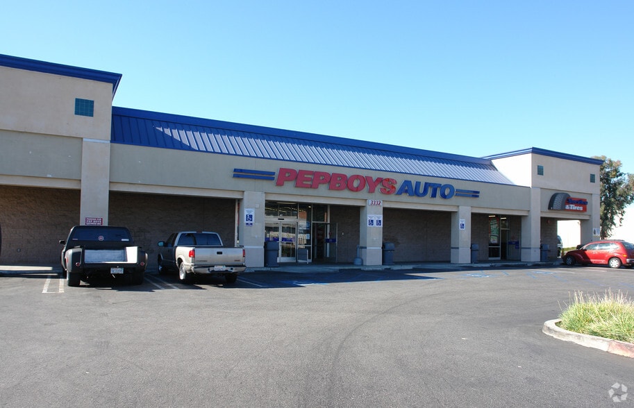 3332 N San Fernando Rd, Los Angeles, CA for lease - Building Photo - Image 3 of 4