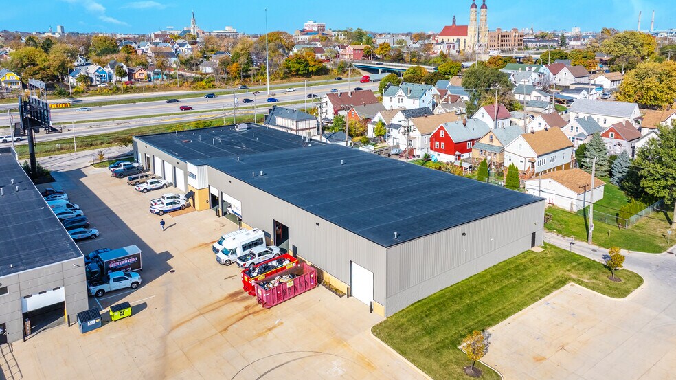 Harbor District Portfolio portfolio of 5 properties for sale on LoopNet.com - Aerial - Image 3 of 8