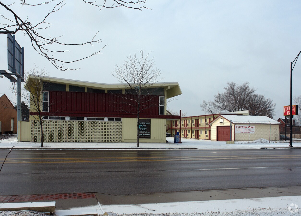 210 W Market St, Akron, OH 44303 Property Record