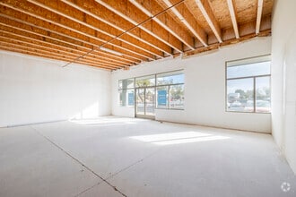 4645 E Broadway Rd, Phoenix, AZ for lease Interior Photo- Image 2 of 3
