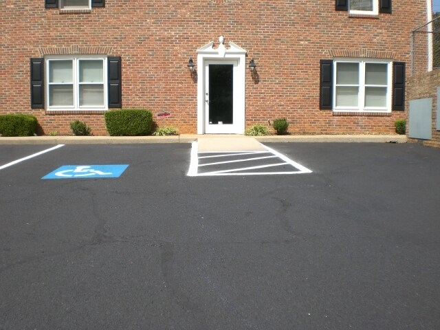 4010 E North St, Greenville, SC for lease - Building Photo - Image 1 of 1