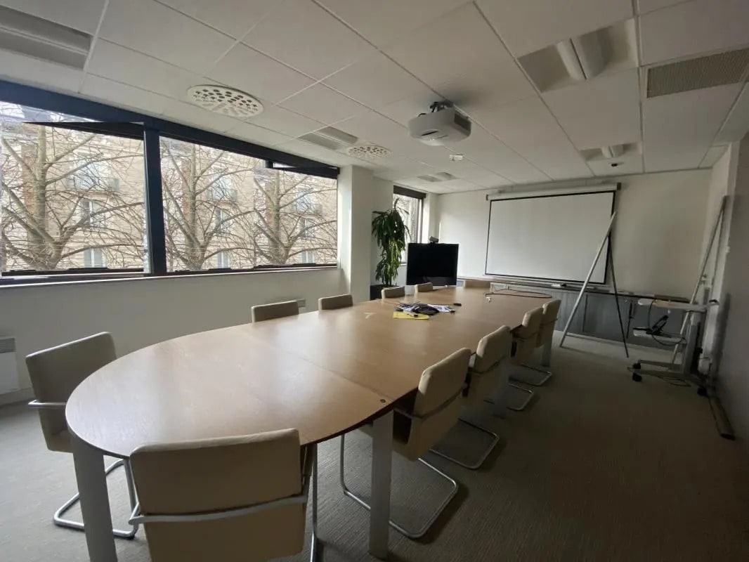 Office in Rennes for lease Interior Photo- Image 1 of 5