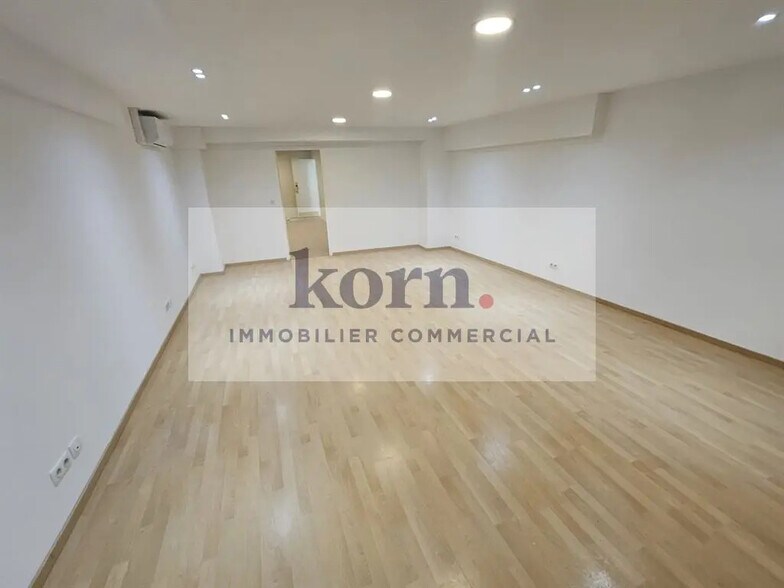 Office in Paris for lease - Interior Photo - Image 2 of 4