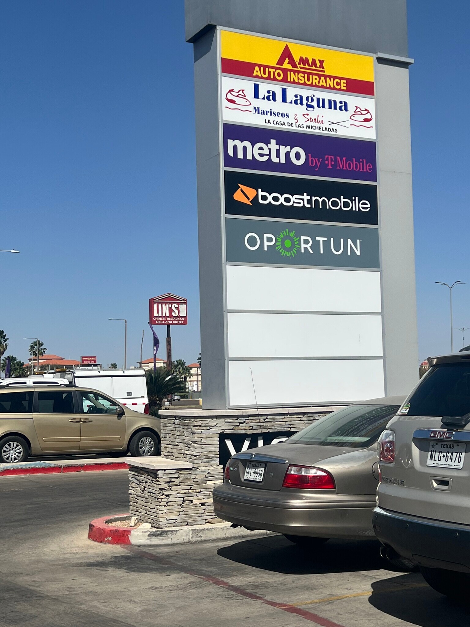 2419 E Saunders St, Laredo, TX 78041 VIA 59