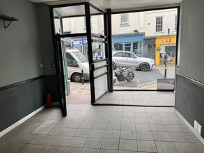 136 Fore St, Exeter for lease Interior Photo- Image 1 of 4