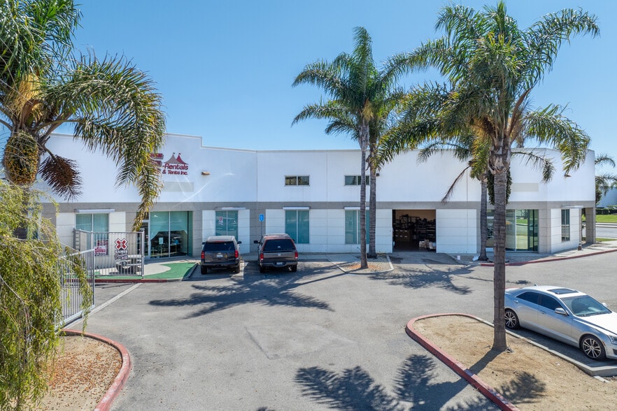 707-709 E Hueneme Rd, Oxnard CA - Warehouse
